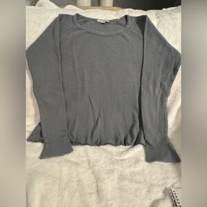 Pre owned condition 
James Perse Women’s Gray Thermal Knit Top Size 1 (small)